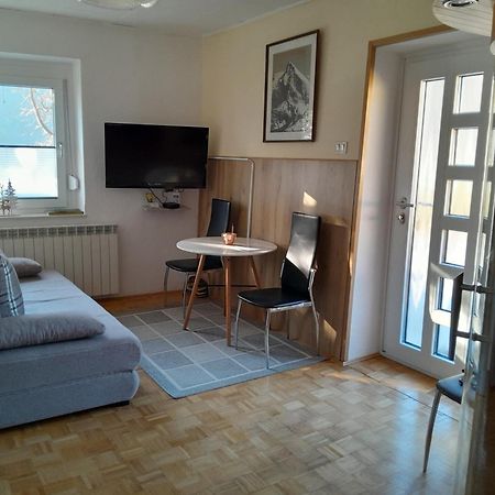 Chalet And Apartment Zonir With Sauna โคบาริด ภายนอก รูปภาพ