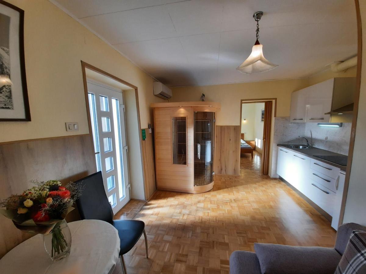 Chalet And Apartment Zonir With Sauna โคบาริด ภายนอก รูปภาพ