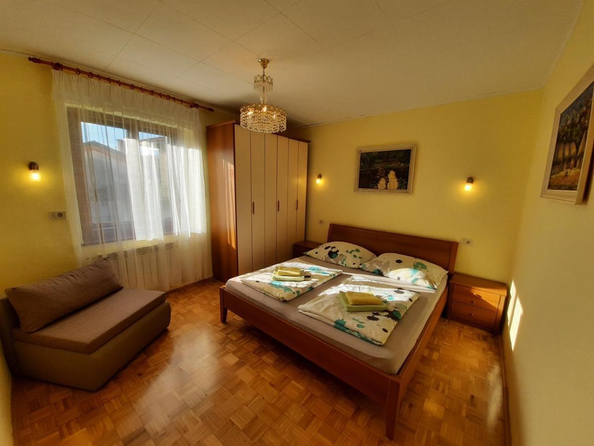 Chalet And Apartment Zonir With Sauna โคบาริด ภายนอก รูปภาพ