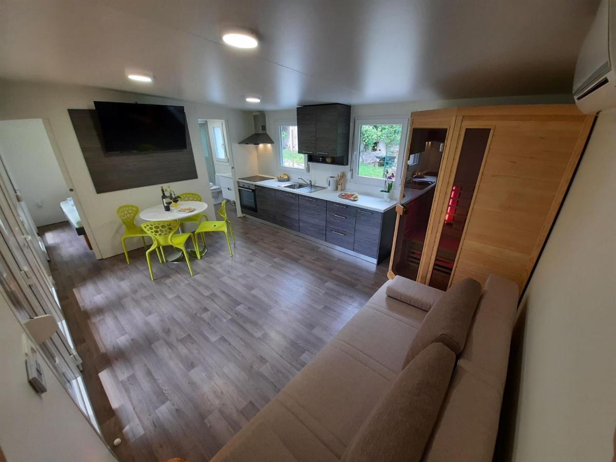 Chalet And Apartment Zonir With Sauna โคบาริด ภายนอก รูปภาพ